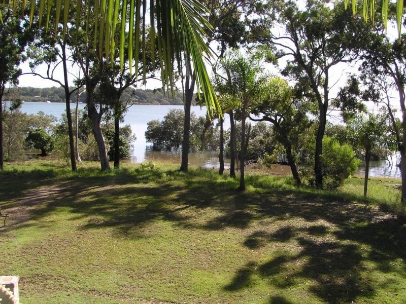 18 The Esplanade, Karragarra Island QLD 4184