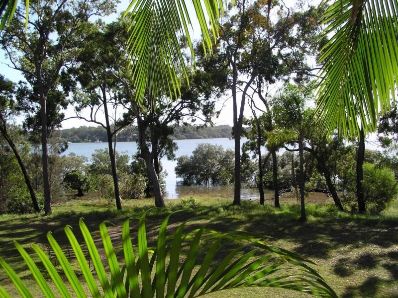 18 The Esplanade, Karragarra Island QLD 4184