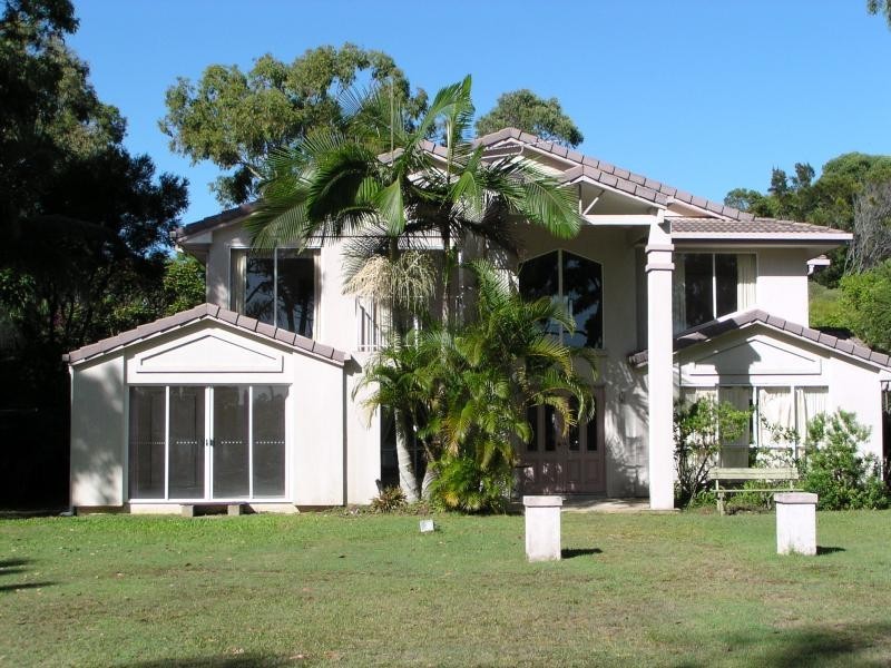 18 The Esplanade, Karragarra Island QLD 4184