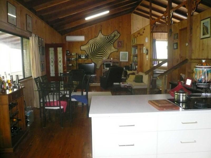21 Arthur Street, Macleay Island QLD 4184