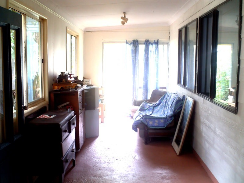 11 Robin Street, Macleay Island QLD 4184
