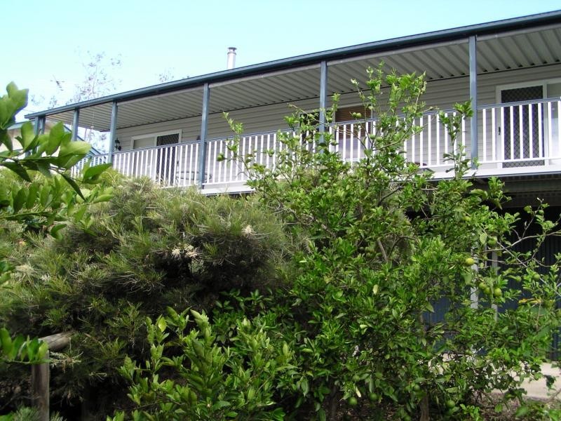 1 Link Street, Lamb Island QLD 4184