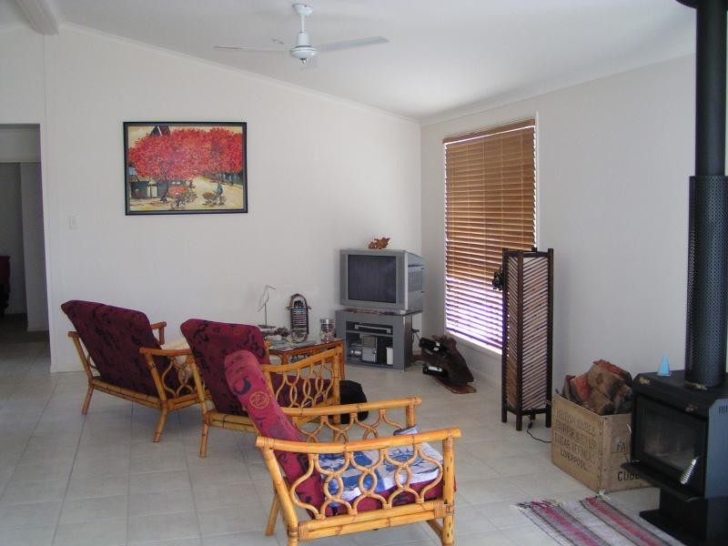 1 Link Street, Lamb Island QLD 4184