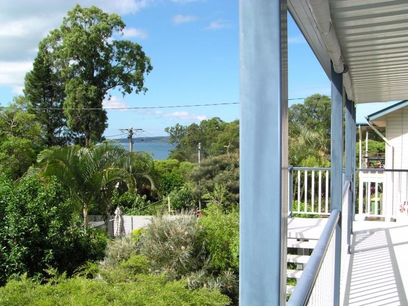 1 Link Street, Lamb Island QLD 4184