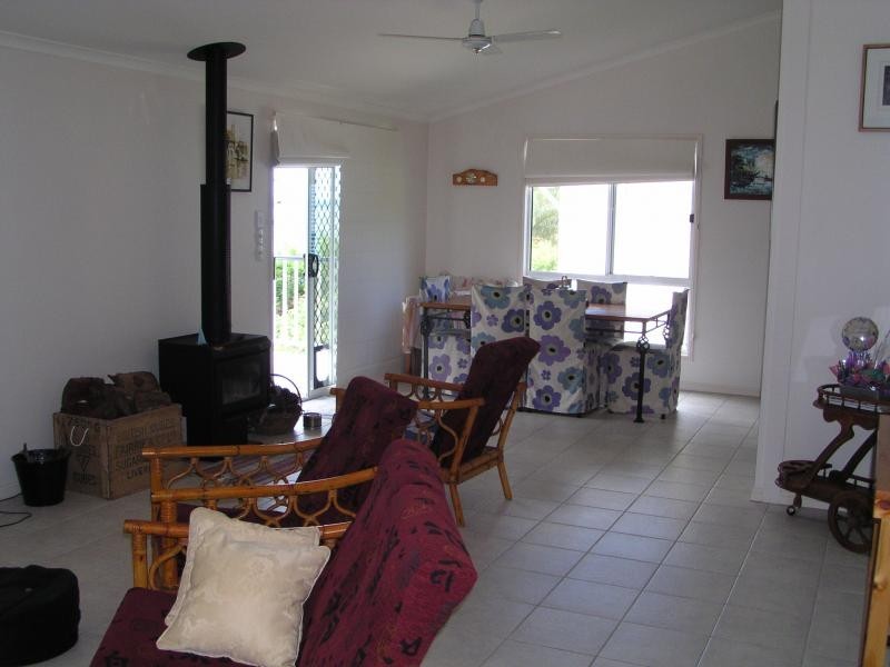1 Link Street, Lamb Island QLD 4184