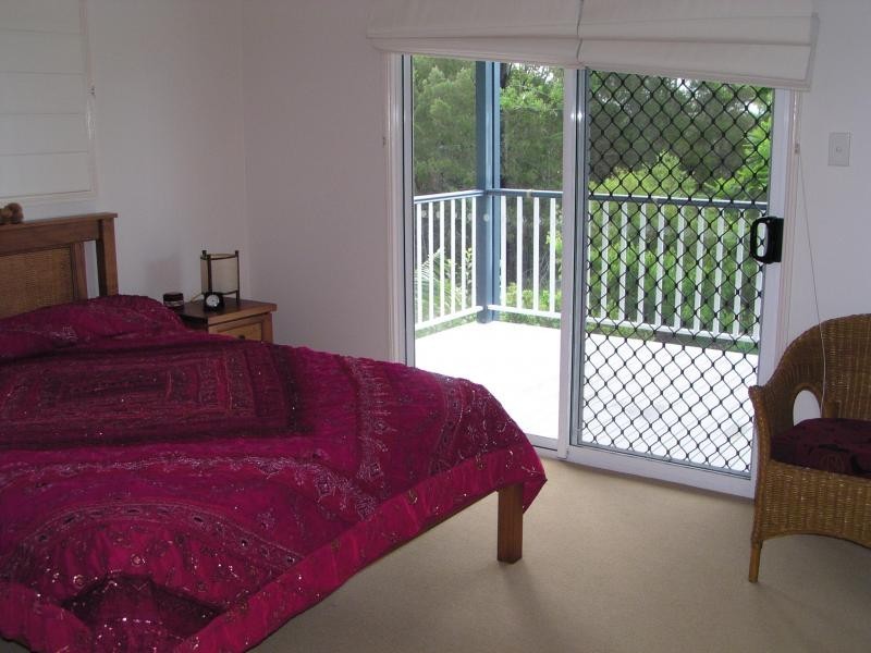 1 Link Street, Lamb Island QLD 4184
