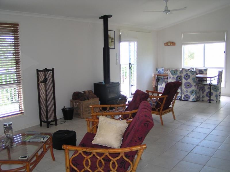 1 Link Street, Lamb Island QLD 4184