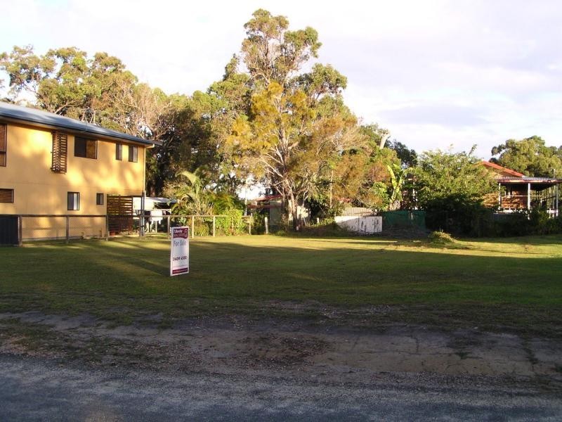 24 Udara Street, Macleay Island QLD 4184