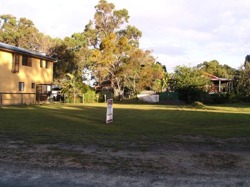 24 Udara Street, Macleay Island QLD 4184