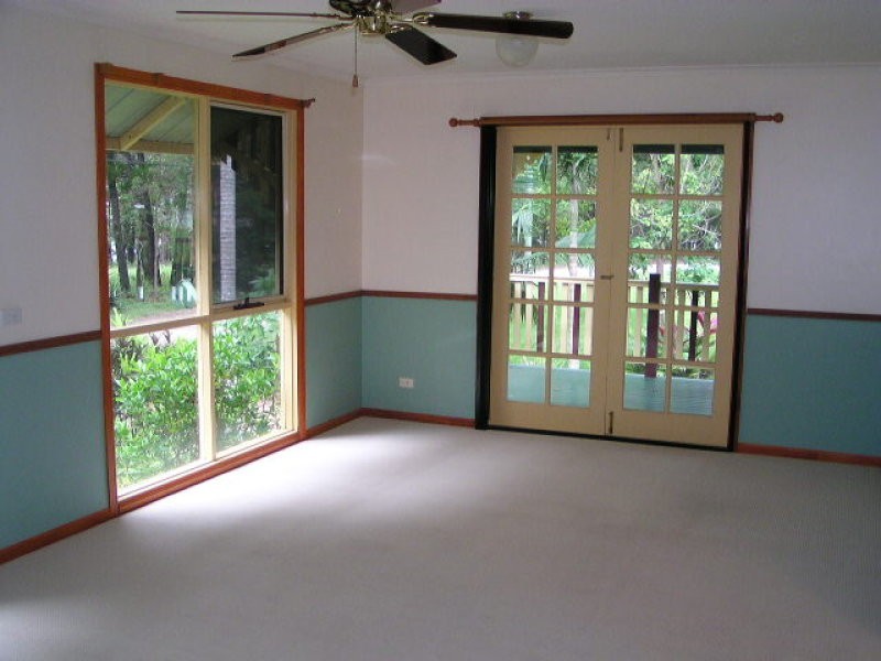 36 Coast Road, Macleay Island QLD 4184