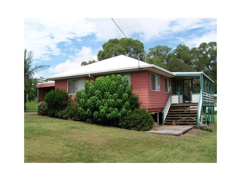 6 Eastbourne Terrace, Macleay Island QLD 4184