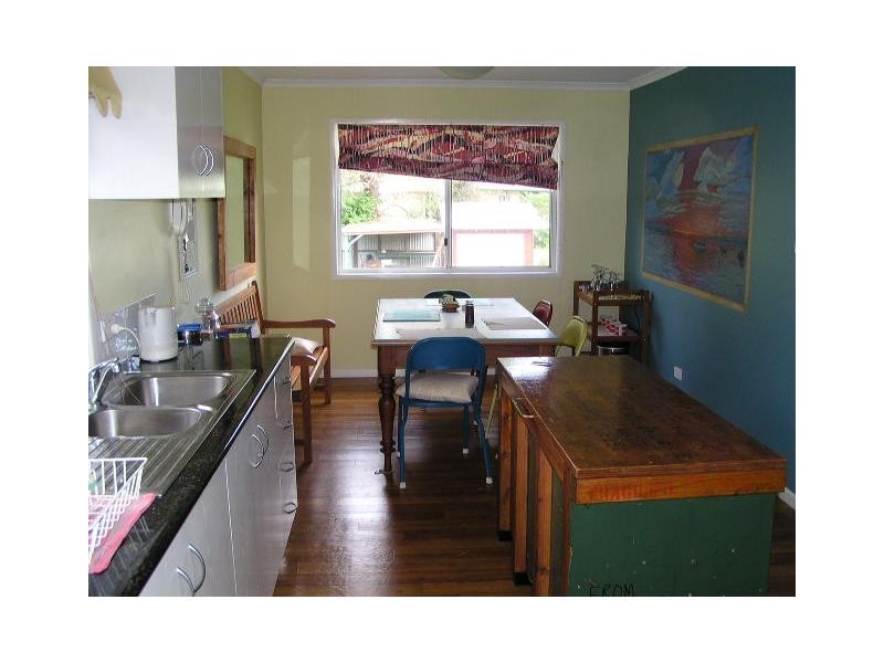 6 Eastbourne Terrace, Macleay Island QLD 4184