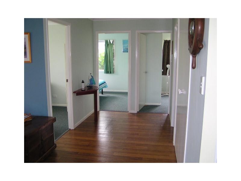6 Eastbourne Terrace, Macleay Island QLD 4184