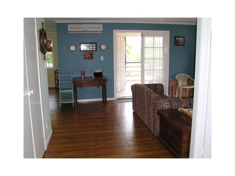 6 Eastbourne Terrace, Macleay Island QLD 4184