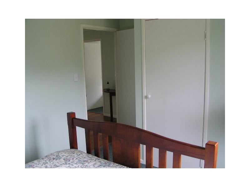 6 Eastbourne Terrace, Macleay Island QLD 4184