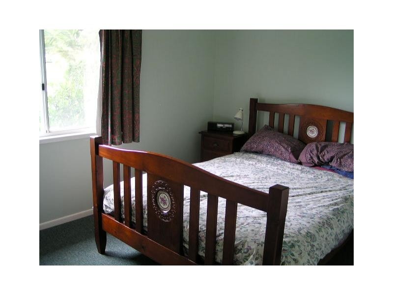 6 Eastbourne Terrace, Macleay Island QLD 4184