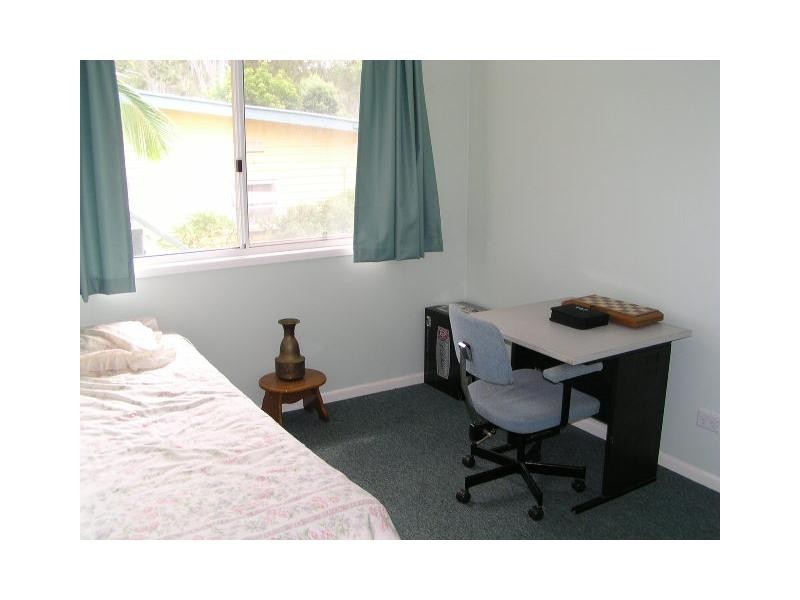 6 Eastbourne Terrace, Macleay Island QLD 4184