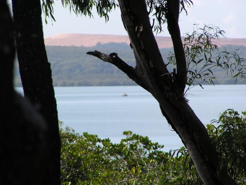 1 Blue Bay Crescent, Macleay Island QLD 4184