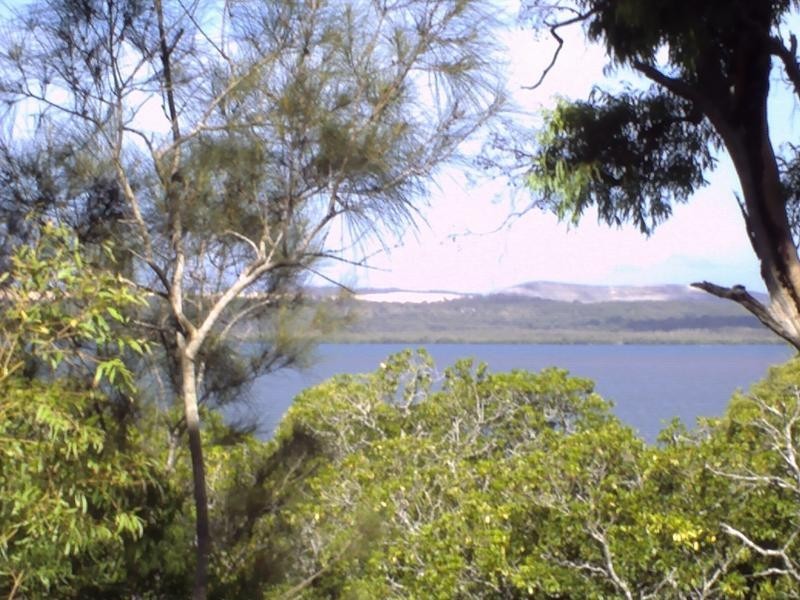 1 Blue Bay Crescent, Macleay Island QLD 4184