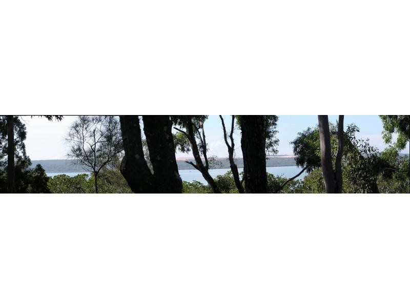 1 Blue Bay Crescent, Macleay Island QLD 4184