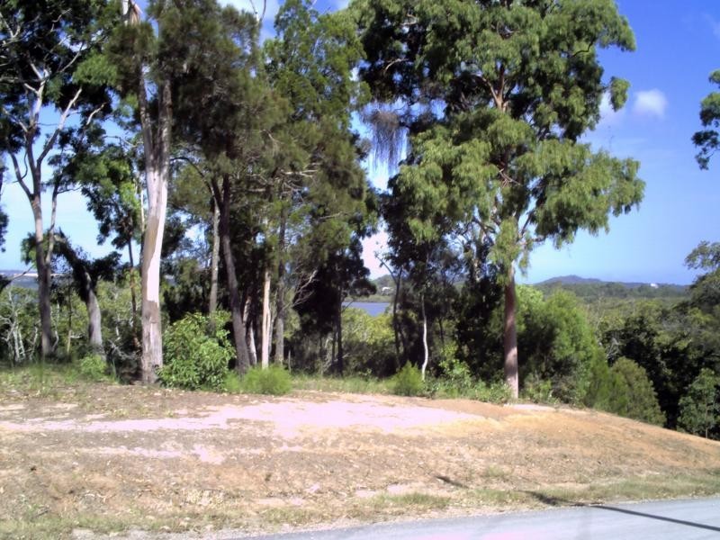 1 Blue Bay Crescent, Macleay Island QLD 4184