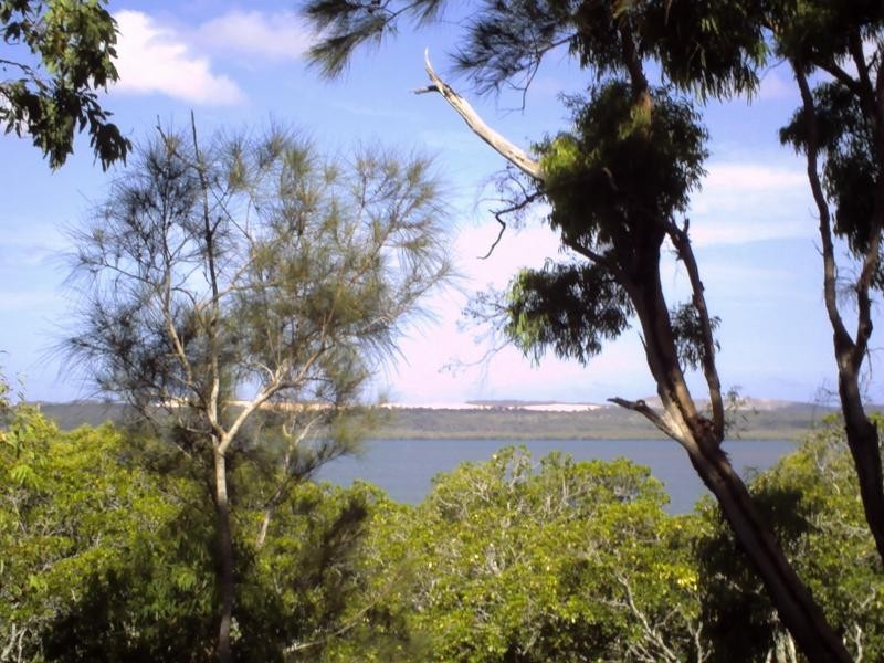 1 Blue Bay Crescent, Macleay Island QLD 4184