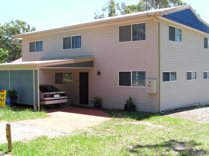 37 Jan Street, Macleay Island QLD 4184