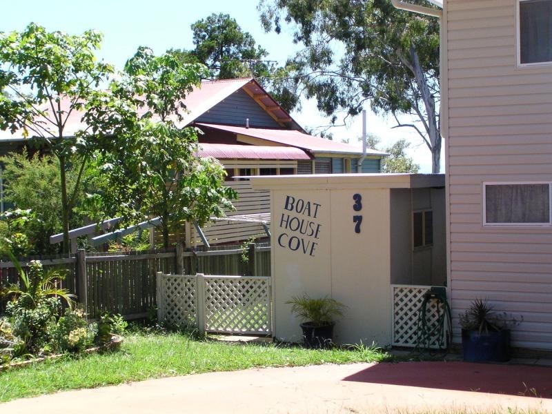 37 Jan Street, Macleay Island QLD 4184