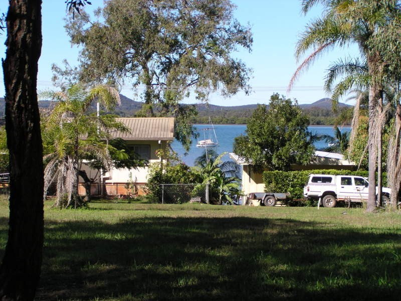 21 Lucas Drive, Lamb Island QLD 4184