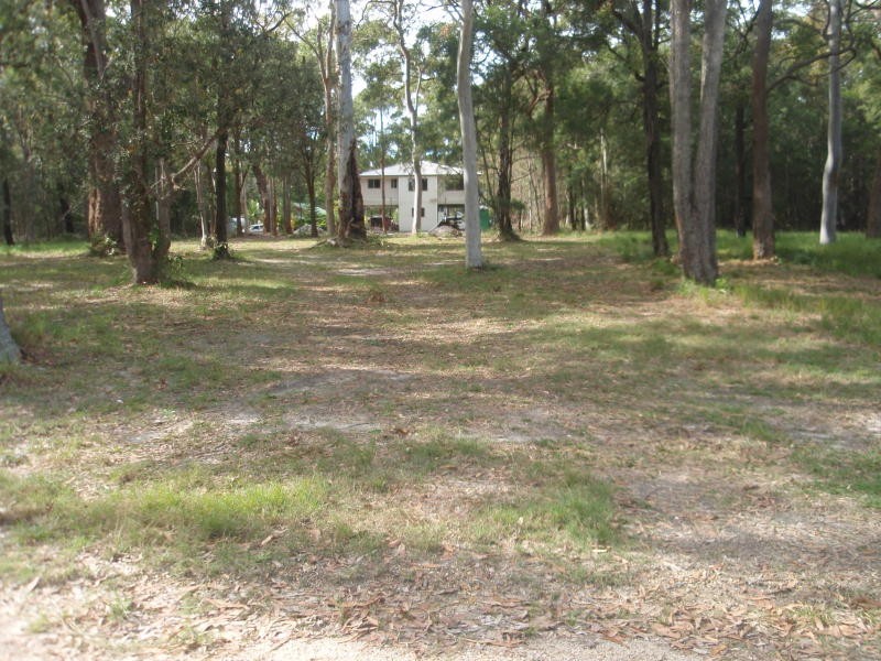 16 President Terrace, Macleay Island QLD 4184