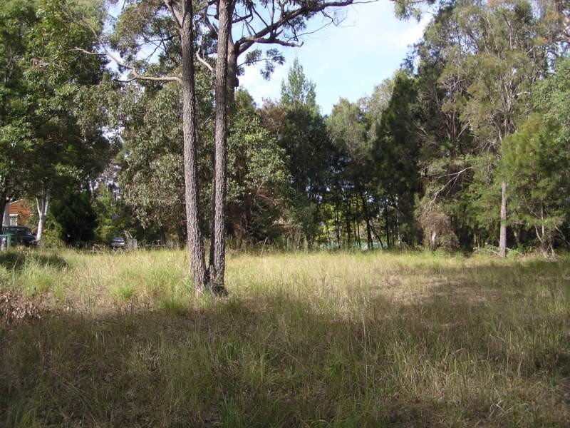 13 Coast Road, Macleay Island QLD 4184