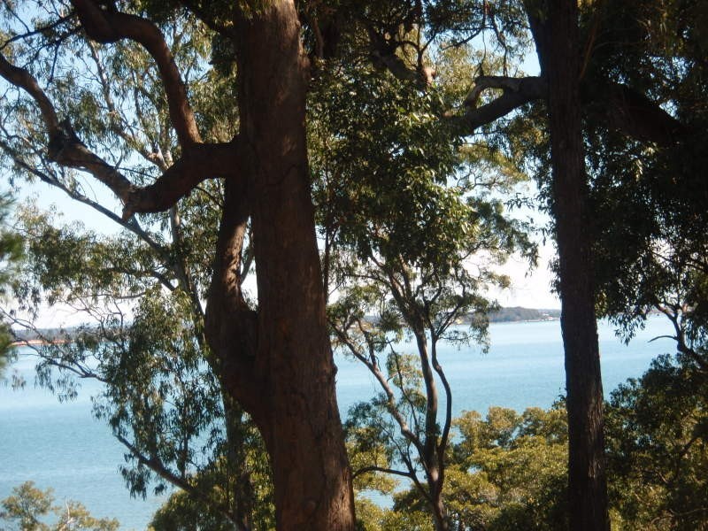 13 Coast Road, Macleay Island QLD 4184