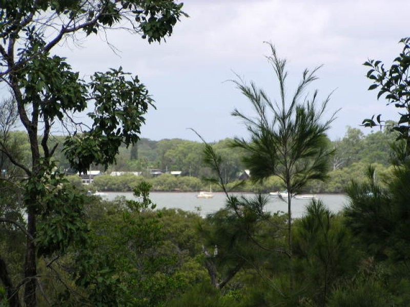 12 Emita Street, Macleay Island QLD 4184