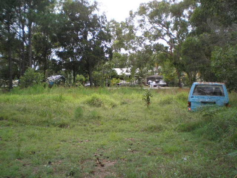 165 High Central Road, Macleay Island QLD 4184