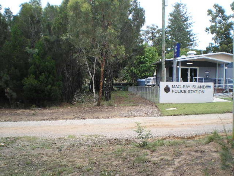 9 Pelican Street, Macleay Island QLD 4184
