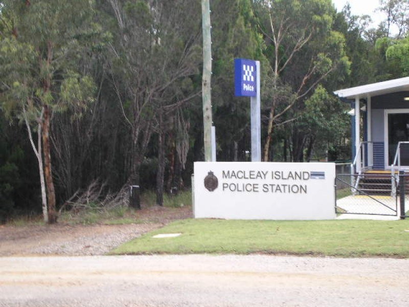 9 Pelican Street, Macleay Island QLD 4184
