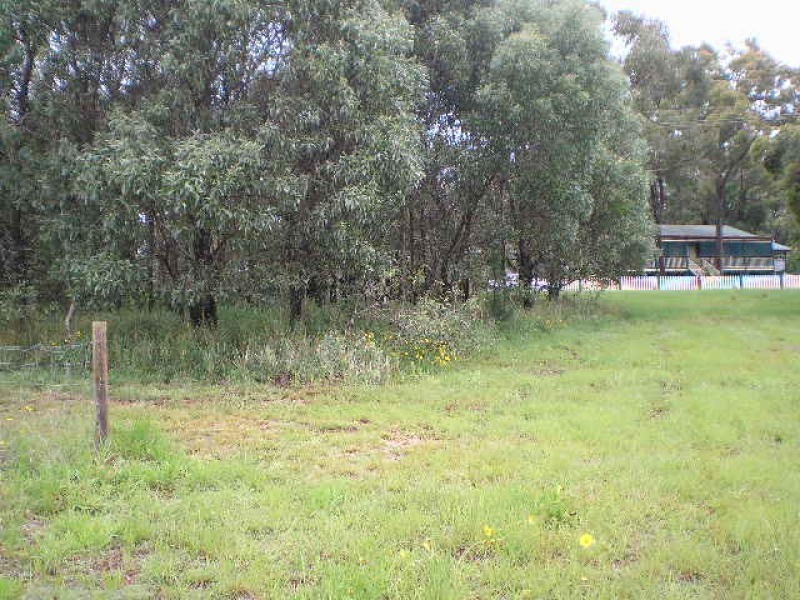 110 High Central Road, Macleay Island QLD 4184