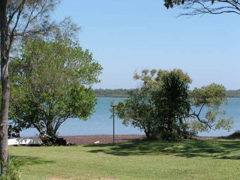 10 Coorong Street, Macleay Island QLD 4184
