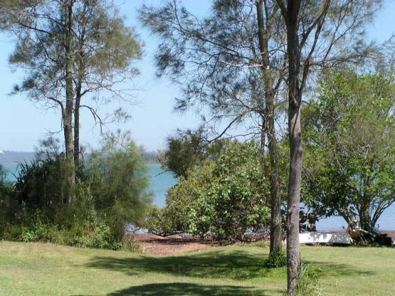 10 Coorong Street, Macleay Island QLD 4184