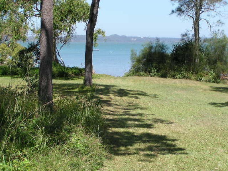 10 Coorong Street, Macleay Island QLD 4184