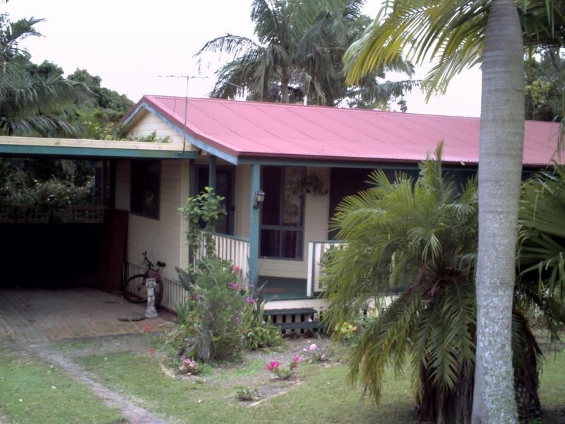 31 Scotts Road, Macleay Island QLD 4184
