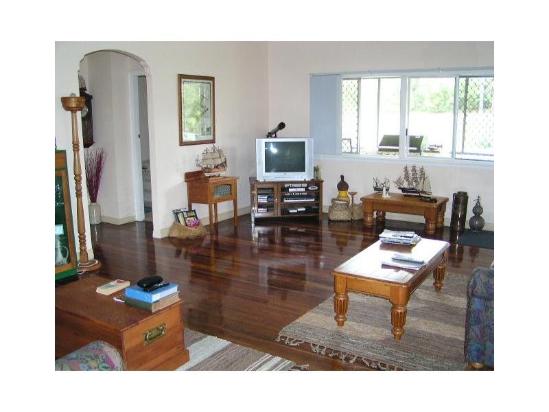 36 Francis Road, Macleay Island QLD 4184