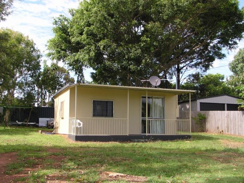 16 Francis Street, Macleay Island QLD 4184