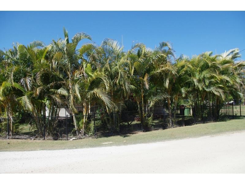 6 Lemontree Drive, Macleay Island QLD 4184