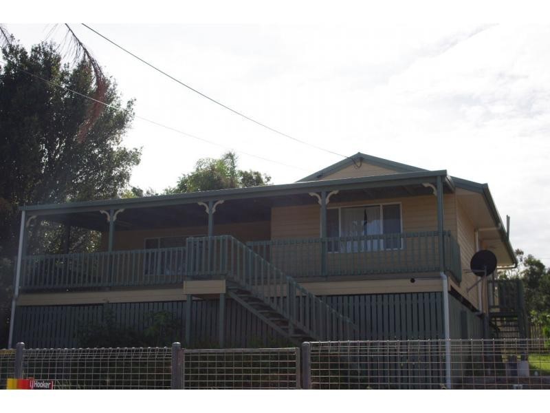15 Camena Street, Macleay Island QLD 4184