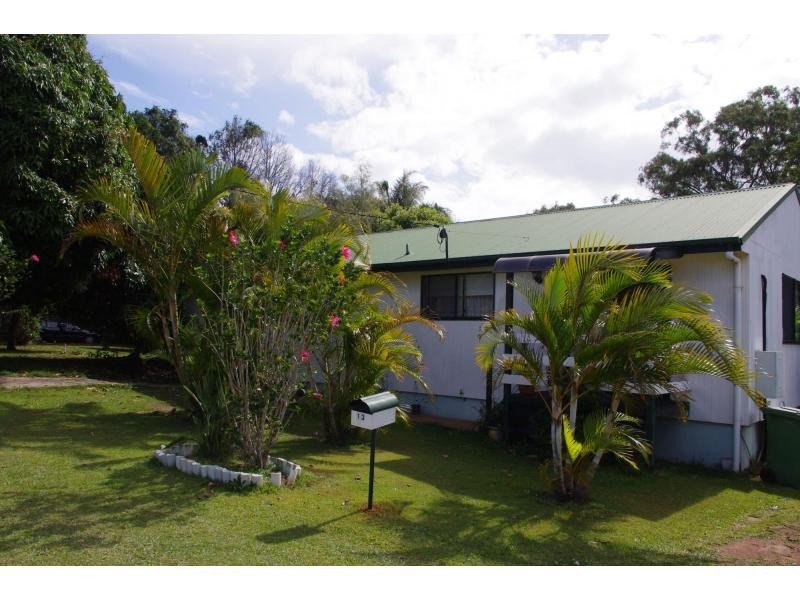 13 Michiko Street, Macleay Island QLD 4184