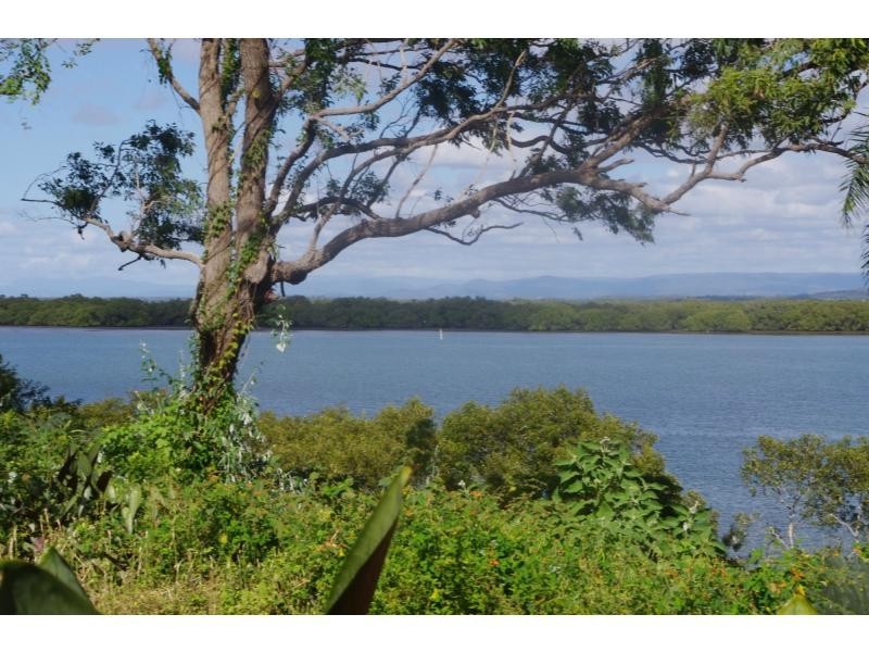 90-92 Western Road, Macleay Island QLD 4184