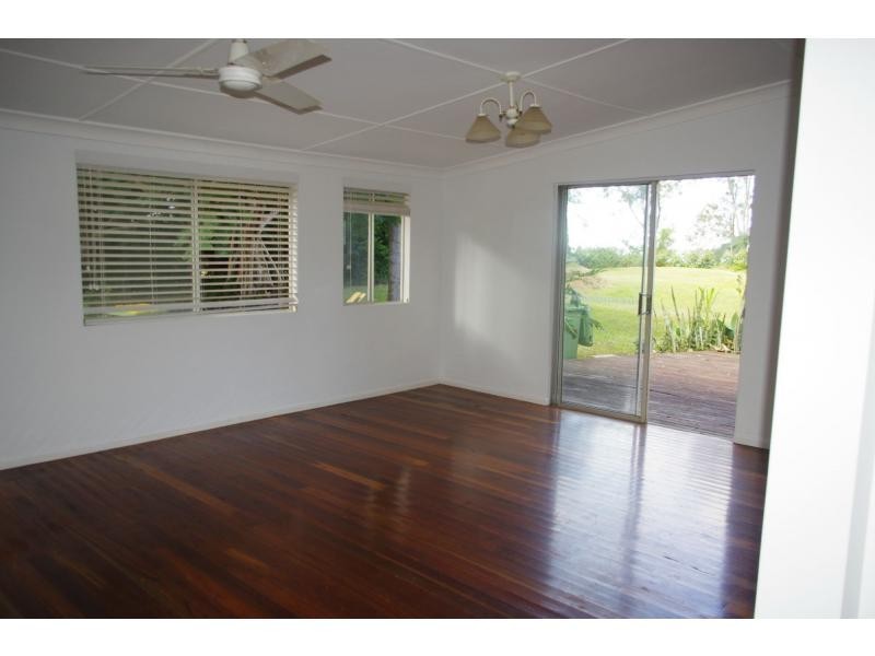 90-92 Western Road, Macleay Island QLD 4184