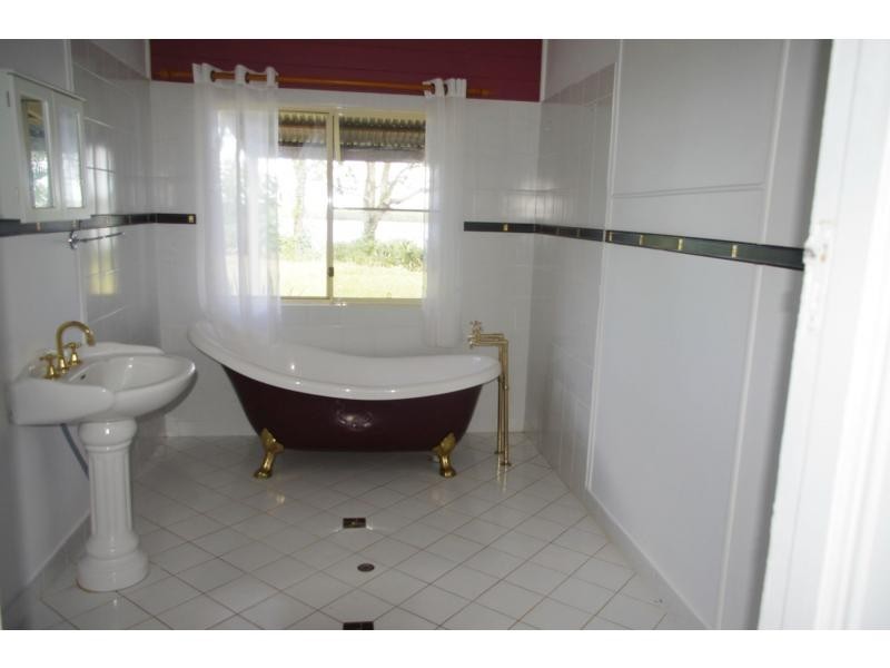 90-92 Western Road, Macleay Island QLD 4184