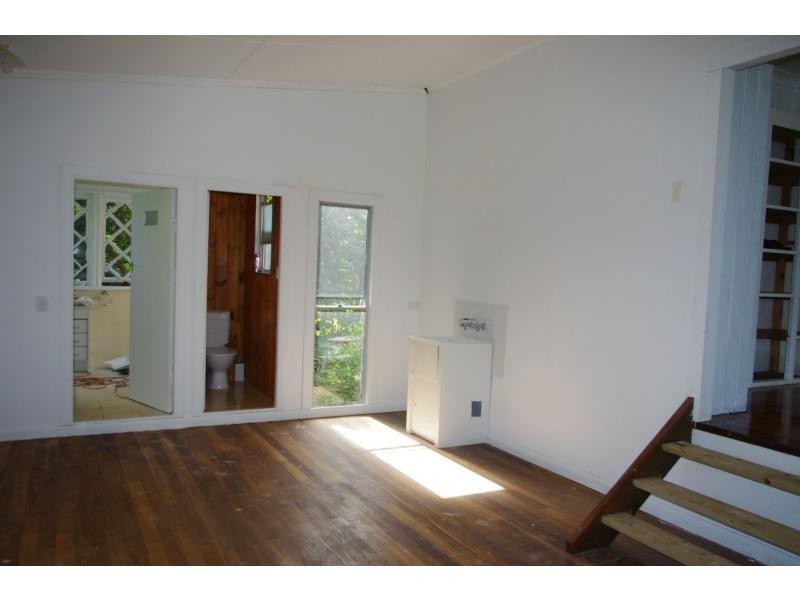 90-92 Western Road, Macleay Island QLD 4184